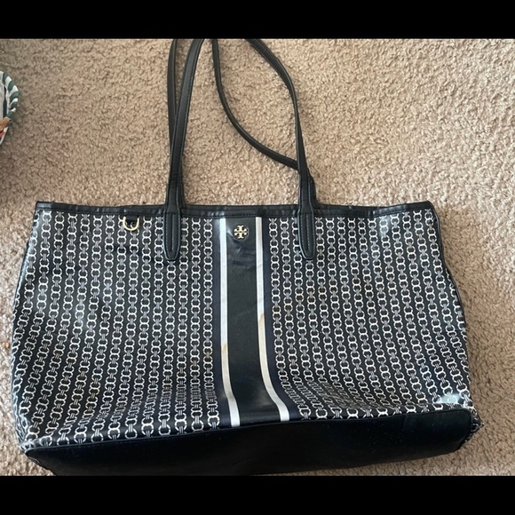 Tory Burch Handbags - Tory burch tote worn condition